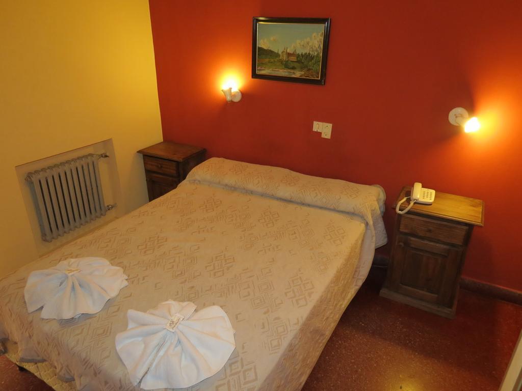 Hotel Arenales ヴィラ・カルロス・パス 部屋 写真