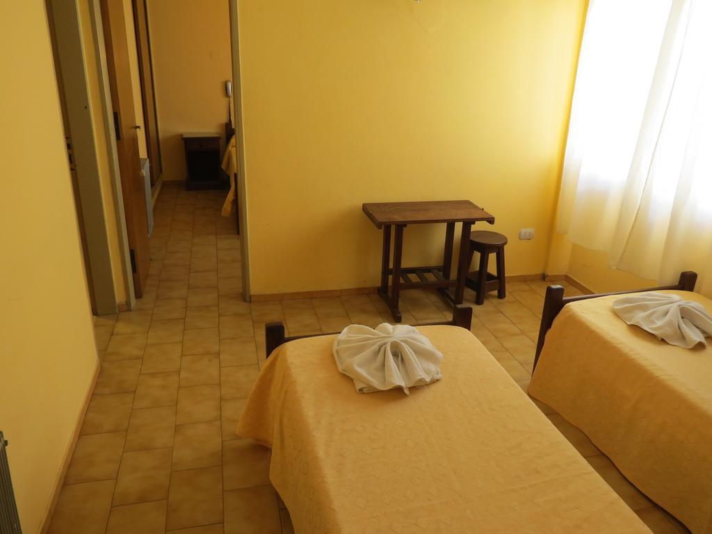 Hotel Arenales ヴィラ・カルロス・パス 部屋 写真