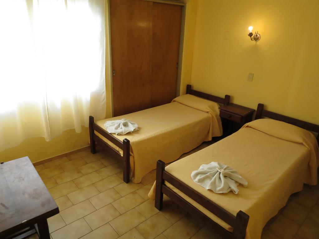 Hotel Arenales ヴィラ・カルロス・パス 部屋 写真